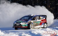 Jari-Mati Latvala con Ford Fiesta RS WRC durante el Rallye de Suecia de 2011, puntuable para el Mundial de Rallyes WRC.