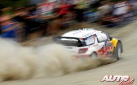 Mikko Hirvonen con Citroën DS3 WRC en el Rally Acrópolis de 2012, puntuable para el Campeonato del Mundo de Rallyes WRC.