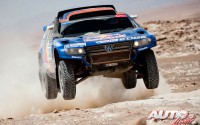 Nasser Al Attiyah con el Volkswagen Race Touareg 3 durante el Rally Dakar de 2011.