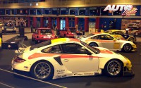 El evolucionado Porsche 997 RSR de 2012 cuenta con un motor 4.0 de seis cilindros bóxer que desarrolla 453 CV a 7.800 rpm con la brida de admisión impuesta por la FIA y su peso es de 1.220 kg.