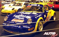 Porsche 911 (964) RSR 3.8 de la temporada 1993, con un motor bóxer 3.8 que desarrolla 300 CV a 6.500 rpm y un peso en vacío de 1.210 kg.