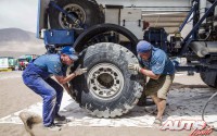 Parque de asistencia del equipo Kamaz Master en el vivac de Iquique (Chile), durante el Rally Dakar 2015.