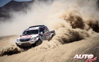 Marek Dabrowski con el Toyota Hilux V8 en la 5ª etapa del Rally Dakar 2015, disputada entre las localidades chilenas de Copiapó y Antofagasta.