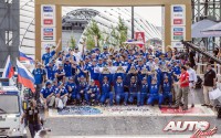 El equipo Kamaz Master celebra sobre el podio de Technopolis el triplete obtenido en la categoría de camiones en el Rally Dakar 2015.