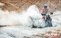 Oriol Mena, a los mandos de su Hero 450 Rally, durante el Rally Dakar 2019.