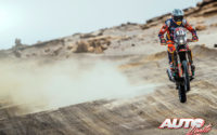 Luciano Benavides, a los mandos de su KTM 450 Rally, durante el Rally Dakar 2019.