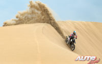 Santosh Chunchunguppe, a los mandos de su Hero 450 Rally, durante el Rally Dakar 2019.